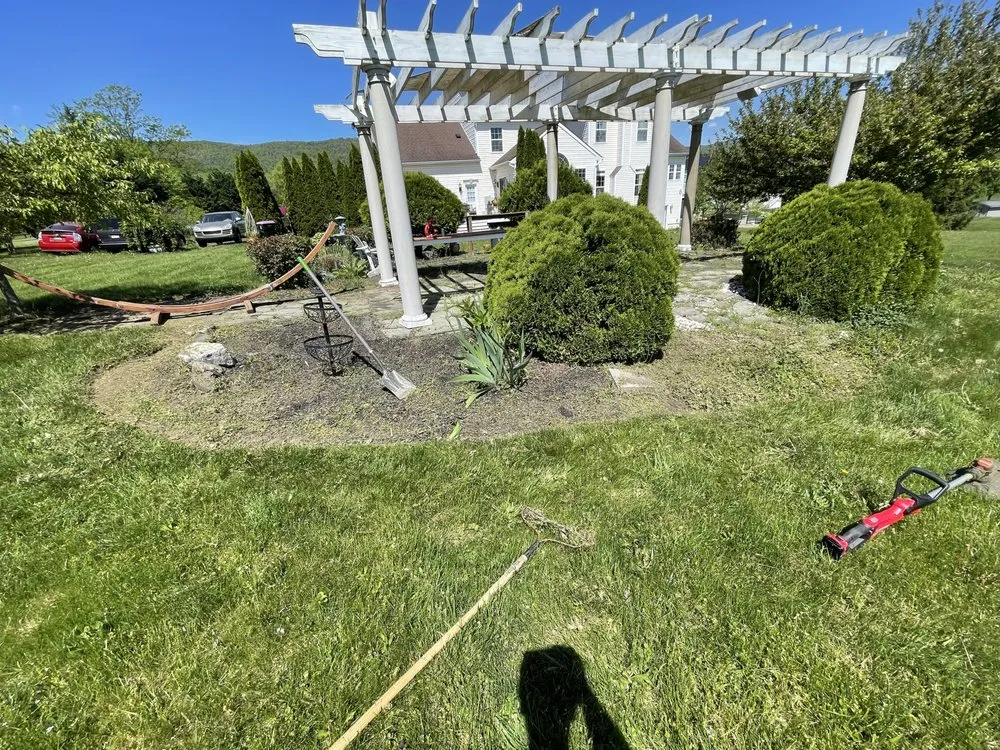 Local residential landscaping experts serving Chambersburg, PA - Grasshopper, Landscaping and Lawn Care