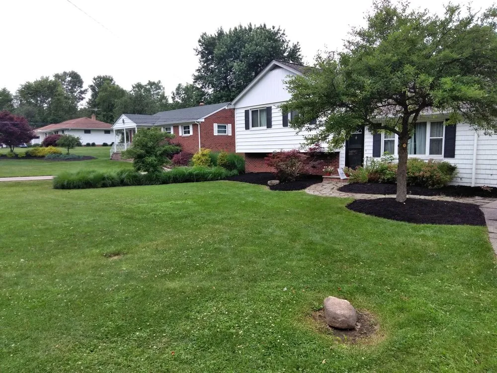 Expert yard maintenance experts serving Kent, OH - GRASSHOPPER LAWN & LANDCAPING LLC