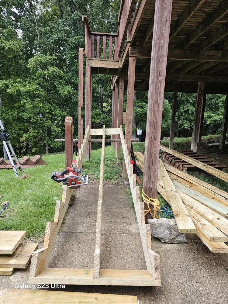 Top-rated yard cleanup service experts serving Elkview, WV - GrassHopper lawncare an Handyman Services