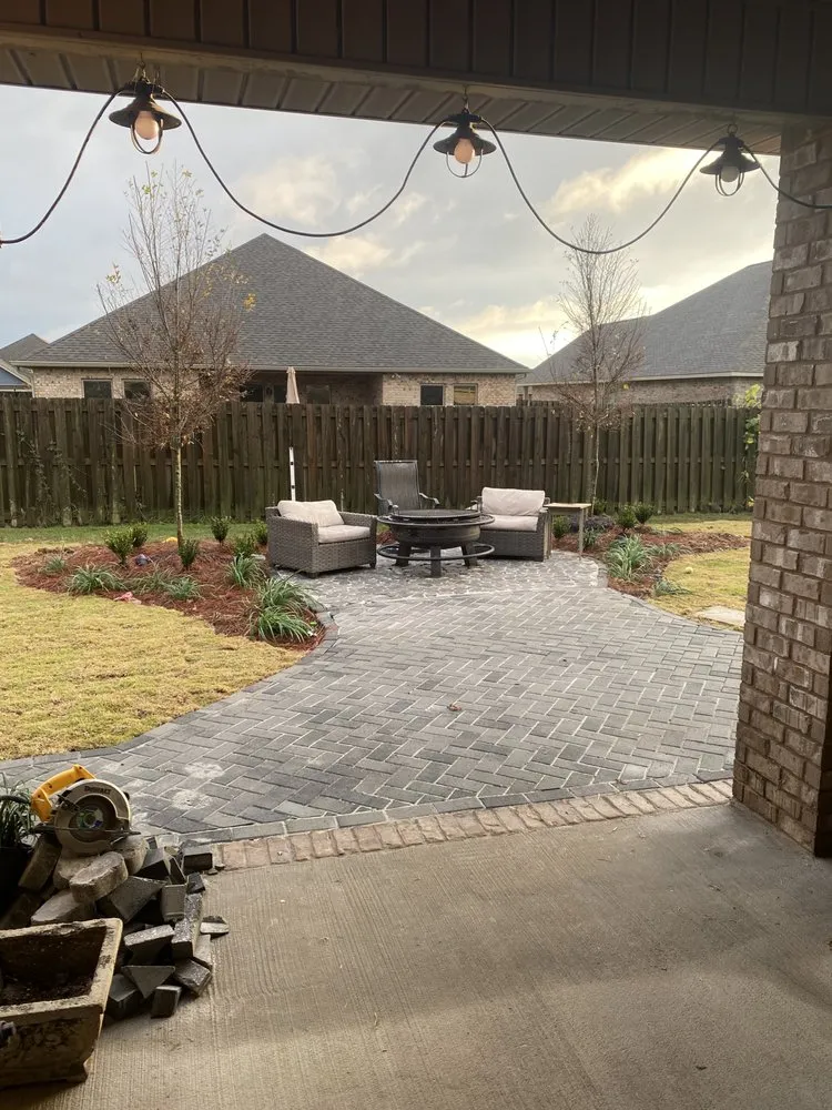 Affordable garden landscaping in Fairhope, AL by Grasshoppers Lawn & Landscape