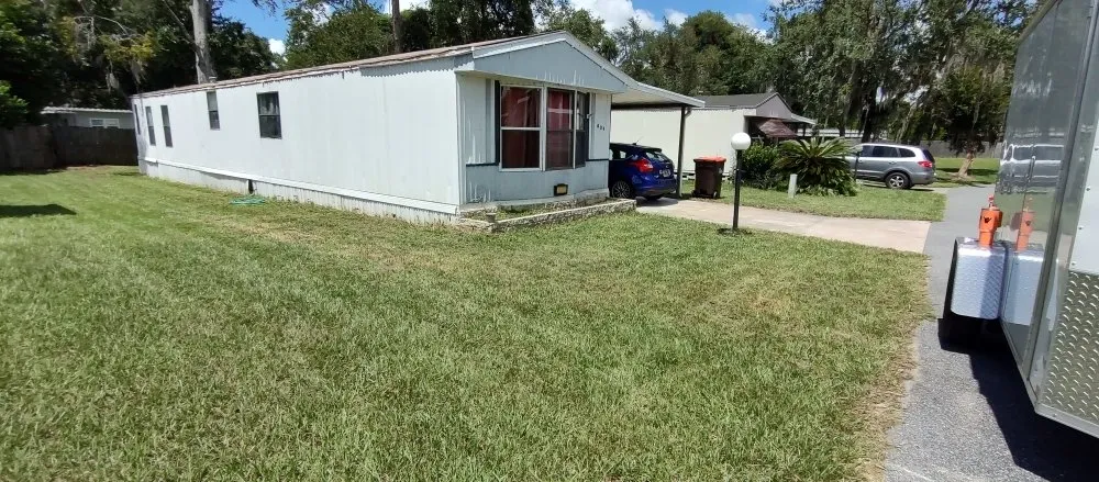 Custom lawn care service with custom design in Ocala, FL by Grasshoppers Lawncare