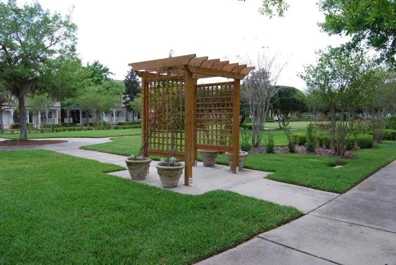 Trusted lawn mowing service in Orlando, FL - Grasshoppers