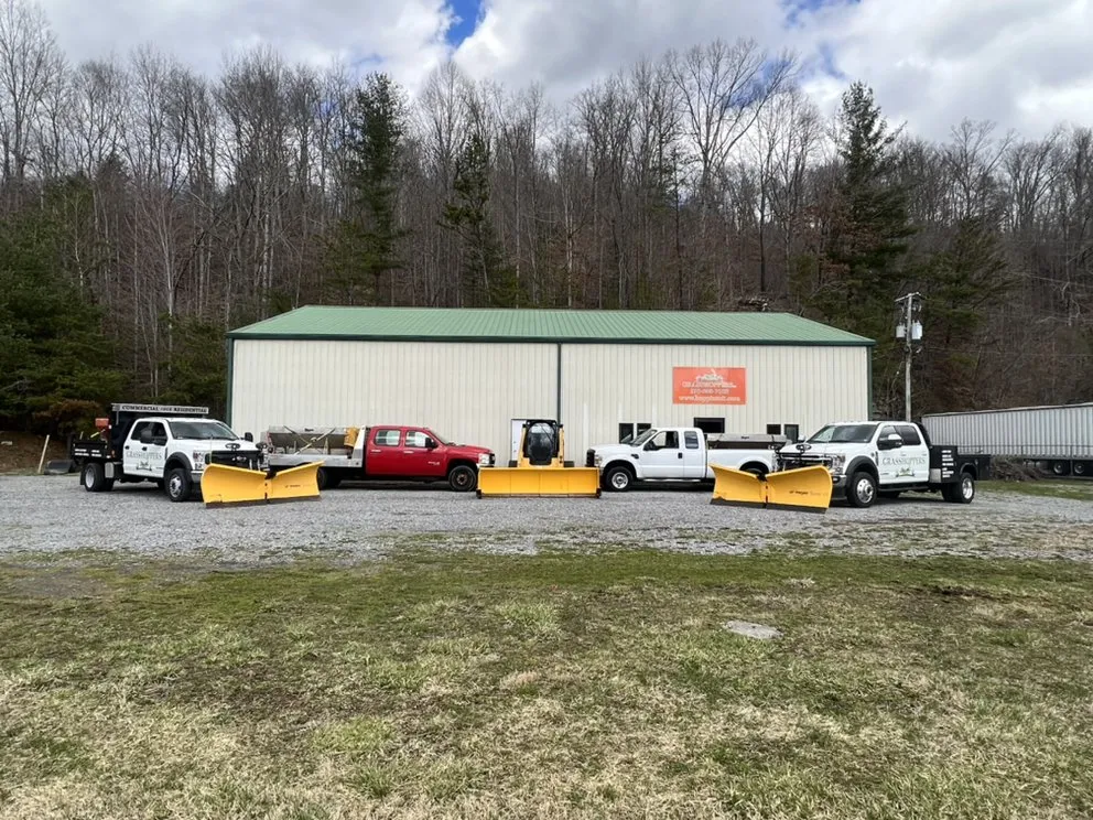 Reliable yard cleanup service in Saint Paul, VA by Grasshoppers