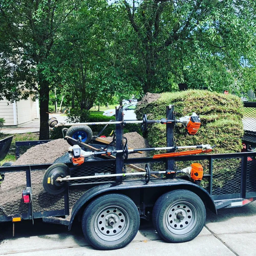 Local outdoor landscaping for residential properties in Tomball, TX by Grasshoppers Tree Cut