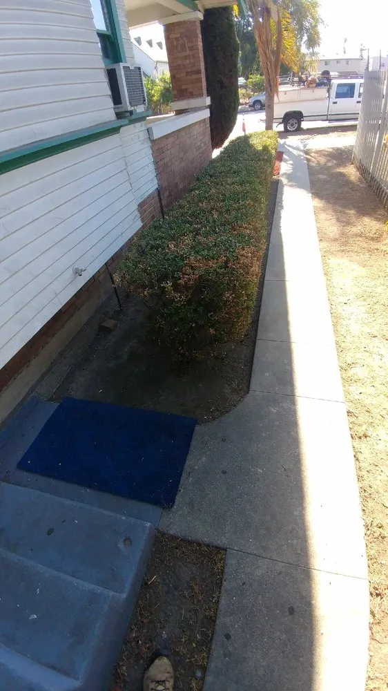 Local lawn care service in Long Beach, CA - Grassland Landscape and Lawncare