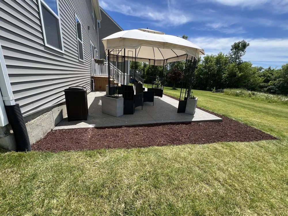 Top-rated landscaping services in St. Clair Shores, MI by Grassland