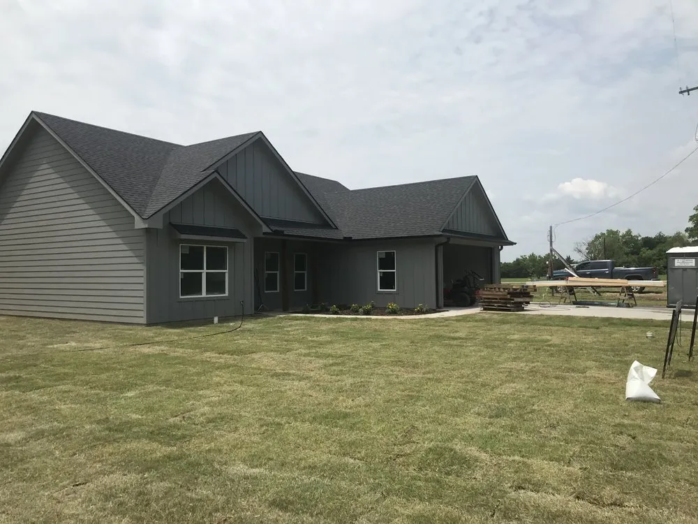 Professional yard maintenance for beautiful yards in Trenton, TX by Grassmaster Lawn Services