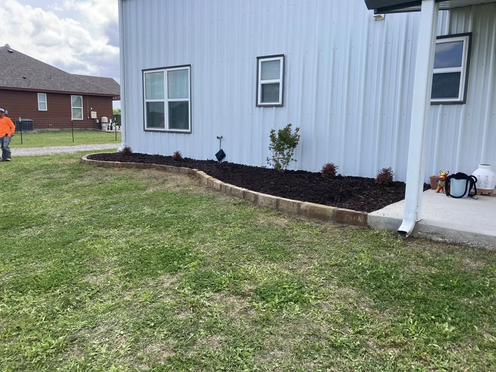 Local lawn mowing service experts serving Trenton, TX - Grassmaster Lawn Services