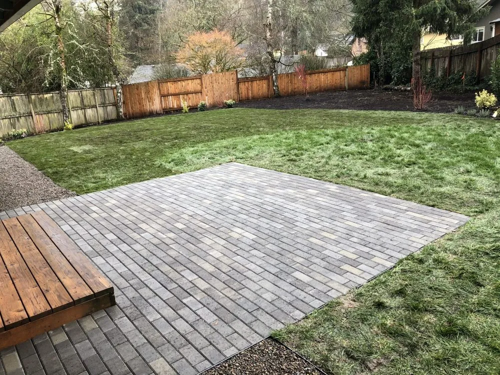 Custom residential landscaping experts serving West Linn, OR - GrassRoots Landscape Maintenance