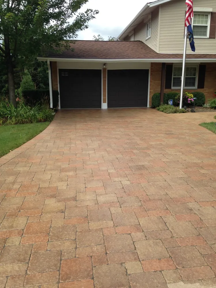 Custom landscape design in Roselle, IL by Grassroots Landscape Specialties