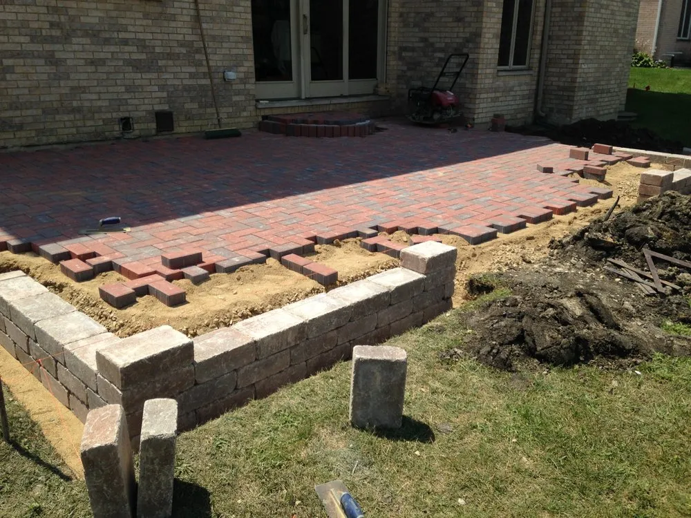 Top-rated lawn care service in Roselle, IL - Grassroots Landscape Specialties