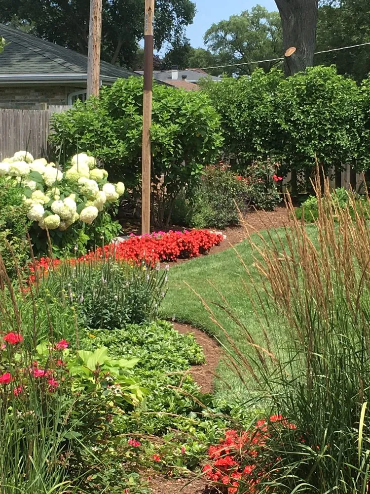 Expert landscape design for beautiful yards in Roselle, IL by Grassroots Landscape Specialties