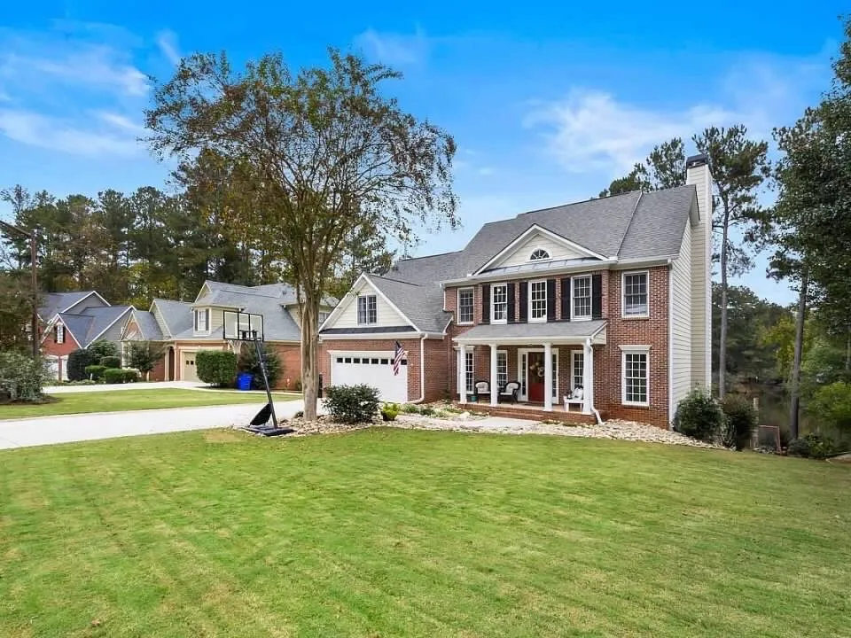 Reliable landscaping services experts serving Douglasville, GA - GrassRoots Turf