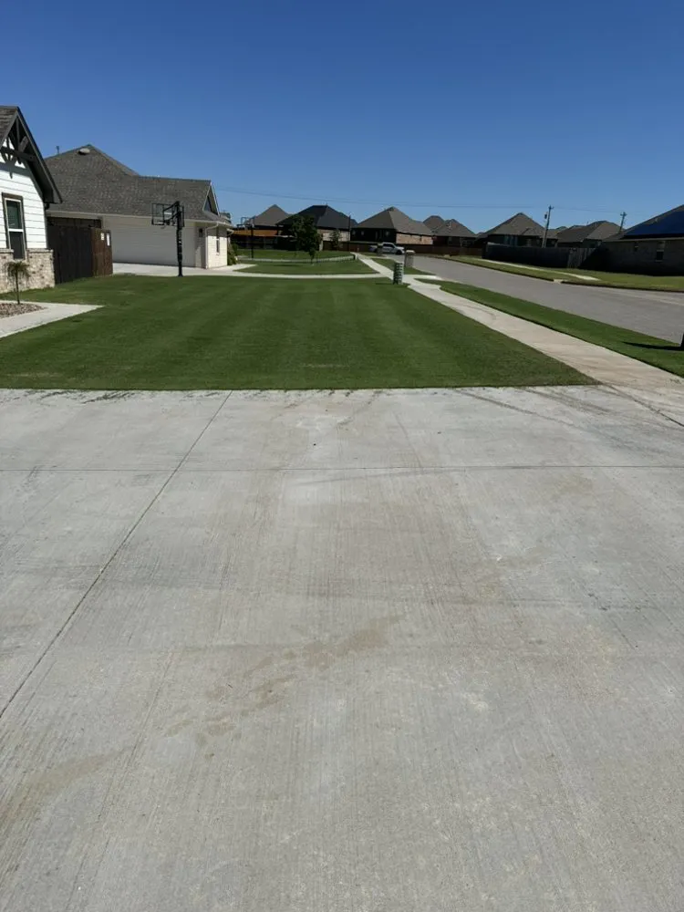 Local residential landscaping for year-round maintenance in Oklahoma City, OK by GrassTacs