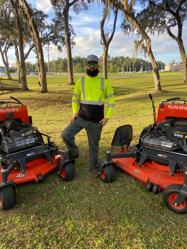 Affordable lawn mowing service experts serving Zephyrhills, FL - Grassworks