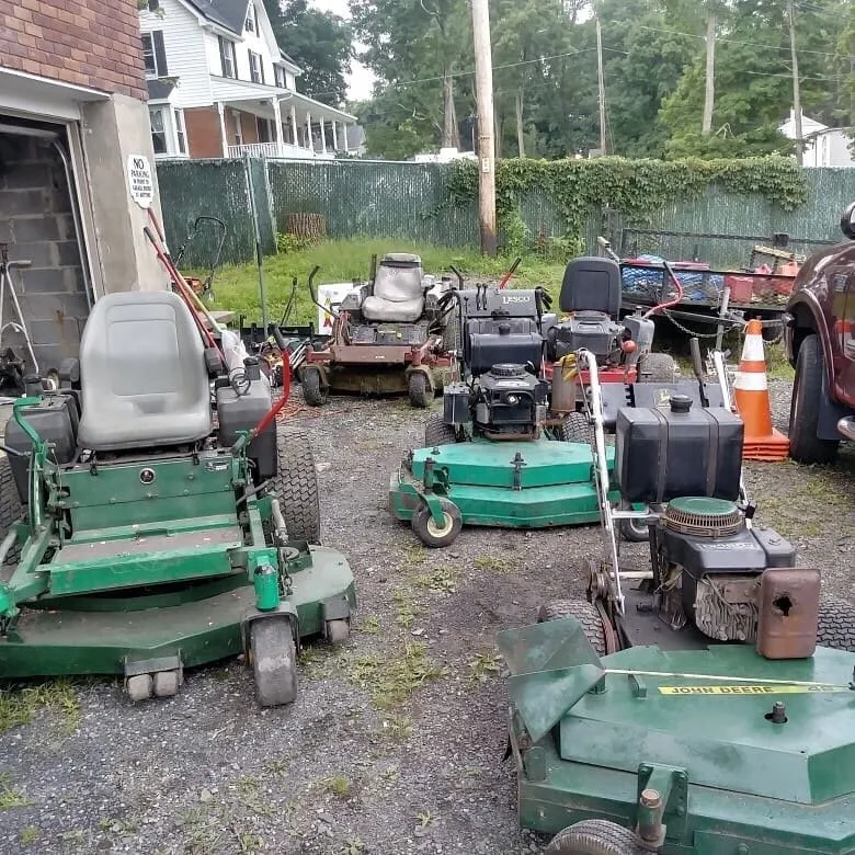 Top-rated yard maintenance in Cornwall, NY - Grassy Knoll