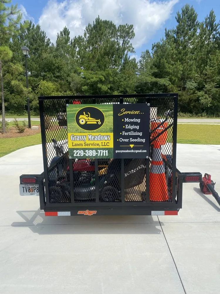 Local yard cleanup service with custom design in Valdosta, GA by Grassy Meadows