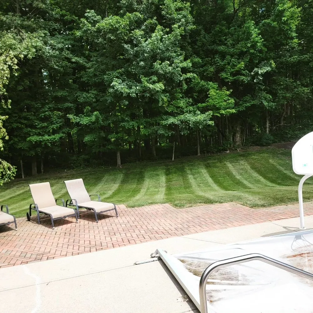 Custom lawn mowing service experts serving Noblesville, IN - Grateful Grass Lawn and Landscape Maintenance