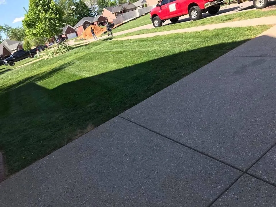 Custom lawn care service experts serving Louisville, KY - Gravel Blades Lawn & Landscape