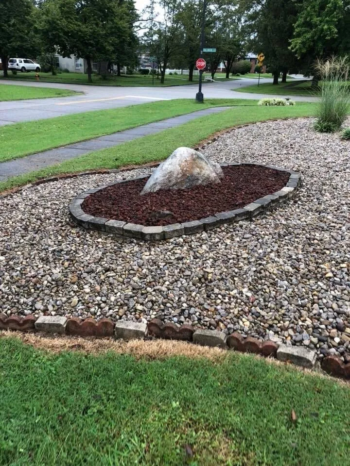 Reliable yard cleanup service with custom design across Louisville, KY - Gravel Blades Lawn & Landscape