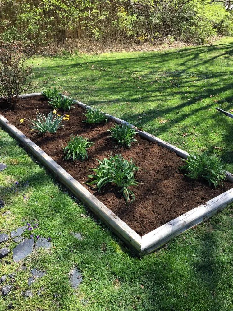Affordable garden landscaping in Louisville, KY - Gravel Blades Lawn & Landscape