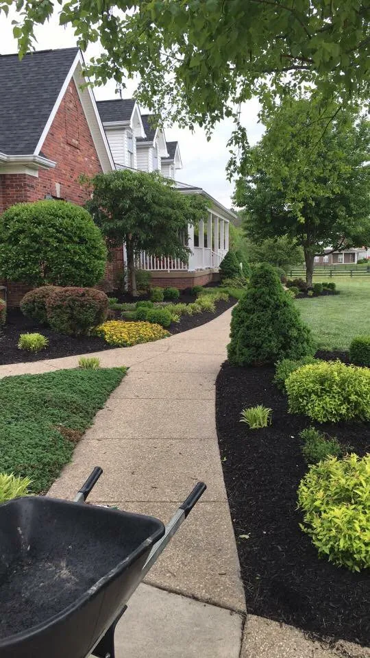 Reliable garden landscaping in Louisville, KY - Gravel Blades Lawn & Landscape