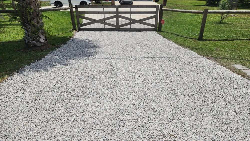 Top-rated yard cleanup service for beautiful yards across Loxahatchee, FL - Gravel Works