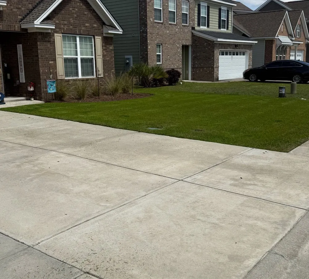 Professional residential landscaping for homes in Florence, SC by Gravety Cutz
