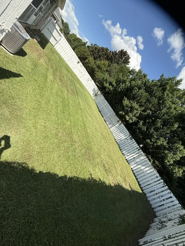 Affordable lawn mowing service experts serving Florence, SC - Gravety Cutz