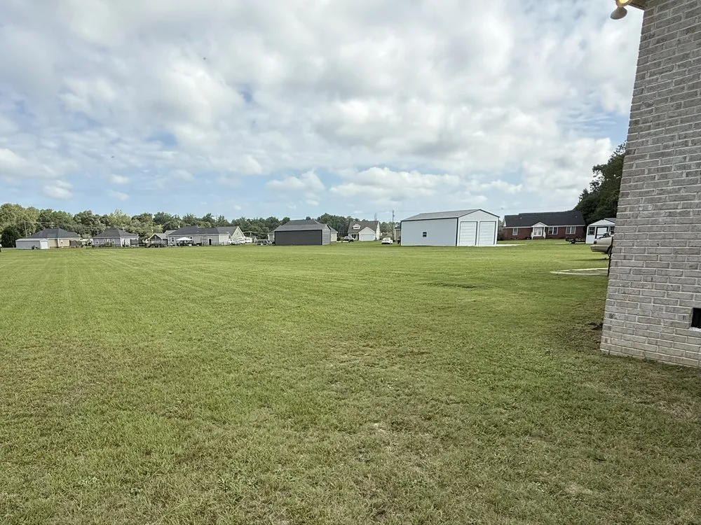 Custom landscape design near you in Florence, SC by Gravety Cutz