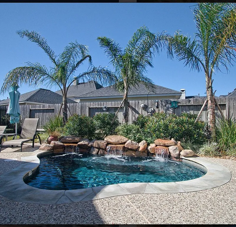 Reliable yard maintenance in Fulshear, TX by Gray Lang Companies