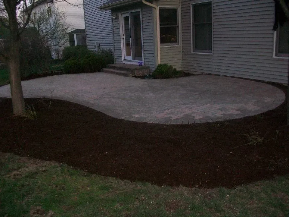 Top-rated landscape design for year-round maintenance across Crystal Lake, IL - Gray Slate Hardscapes