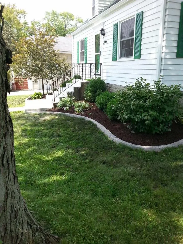 Expert outdoor landscaping in Crystal Lake, IL by Gray Slate Hardscapes