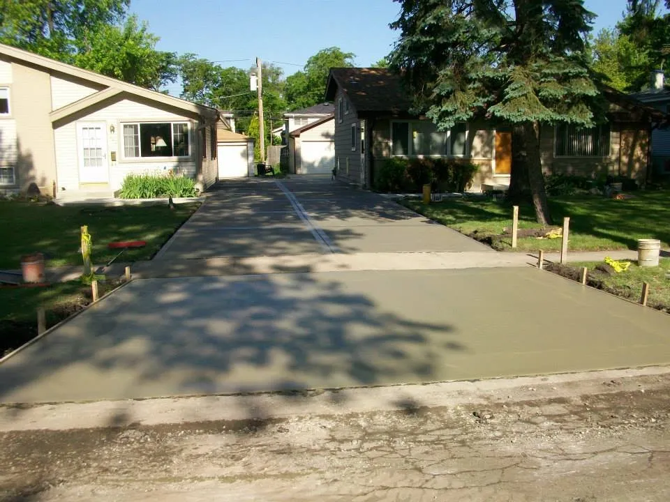 Expert landscape design in Crystal Lake, IL by Gray Slate Hardscapes