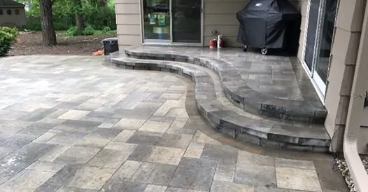 Local outdoor landscaping in Crystal Lake, IL by Gray Slate Hardscapes