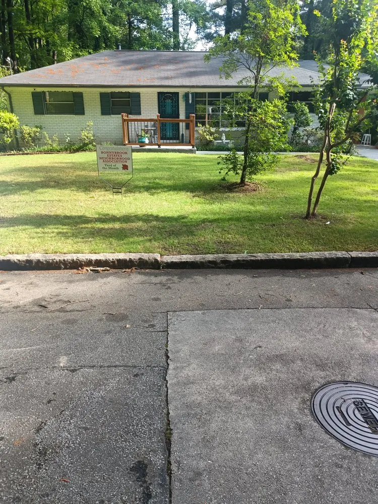 Professional yard maintenance for beautiful yards across Atlanta, GA - Grayface85