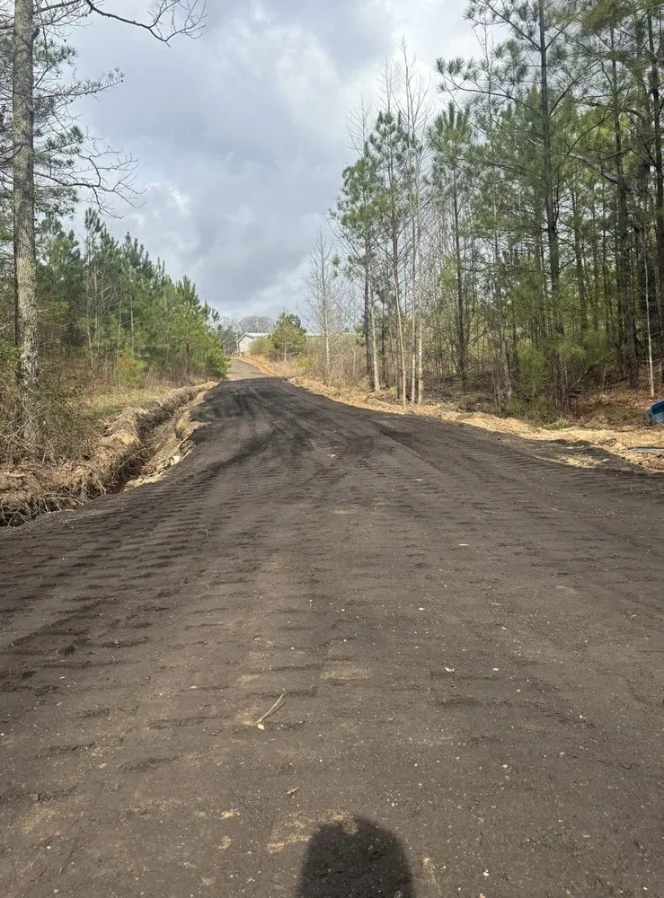 Top-rated landscaping services experts serving Verbena, AL - Grays Dirt work Land clearing