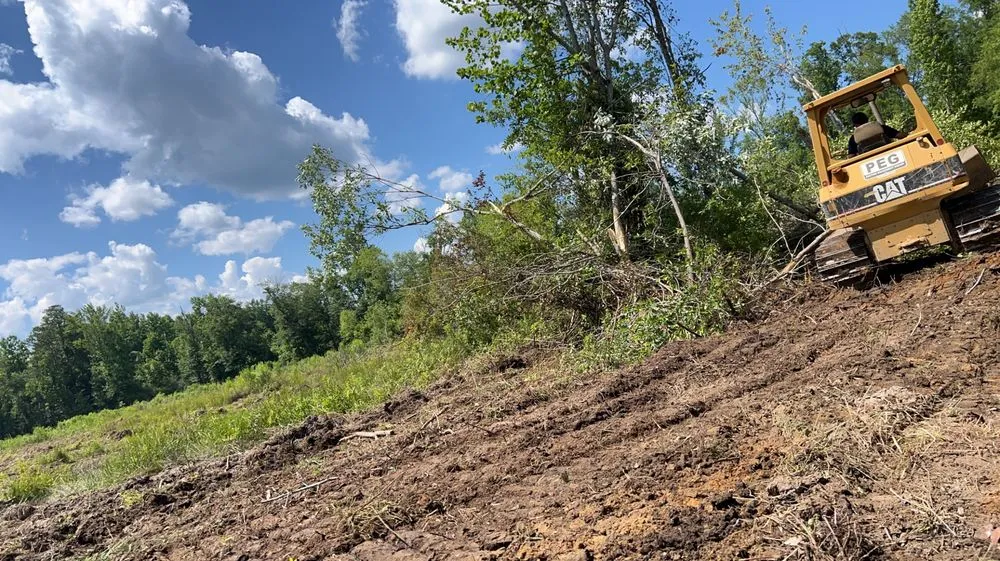 Custom lawn mowing service experts serving Verbena, AL - Grays Dirt work Land clearing