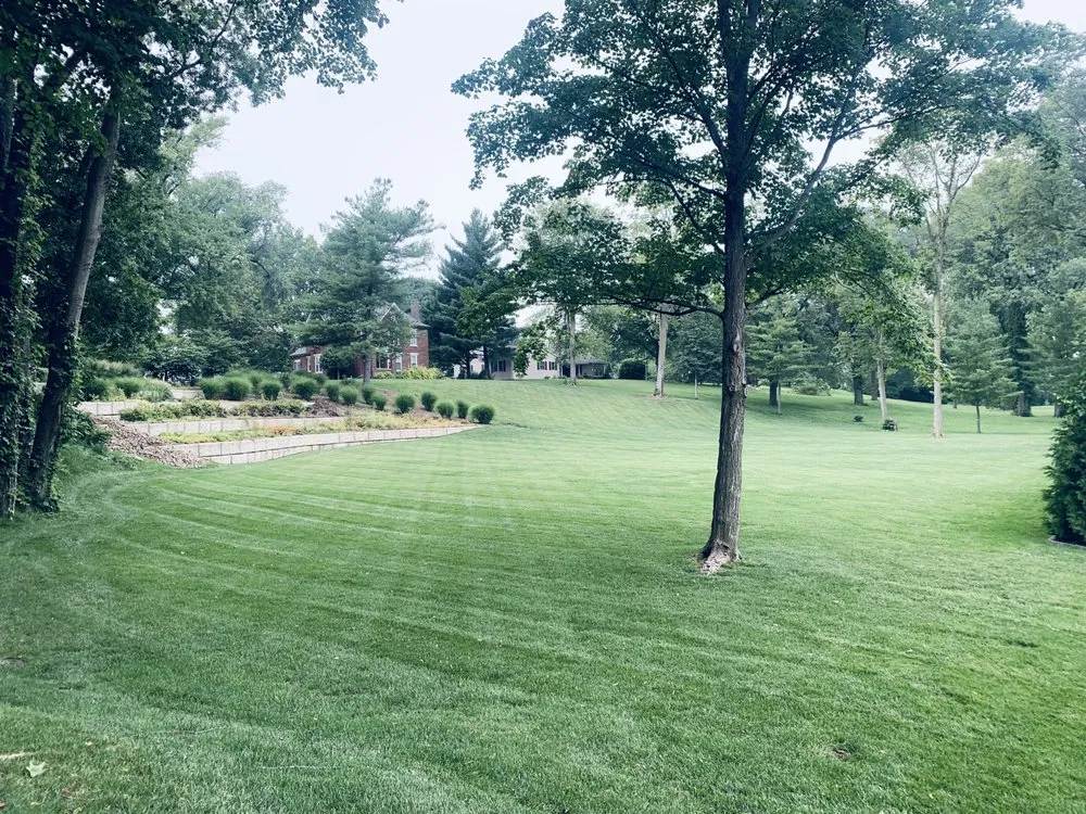 Custom garden landscaping with custom design across Washington, IL - Gray's Groundskeeping
