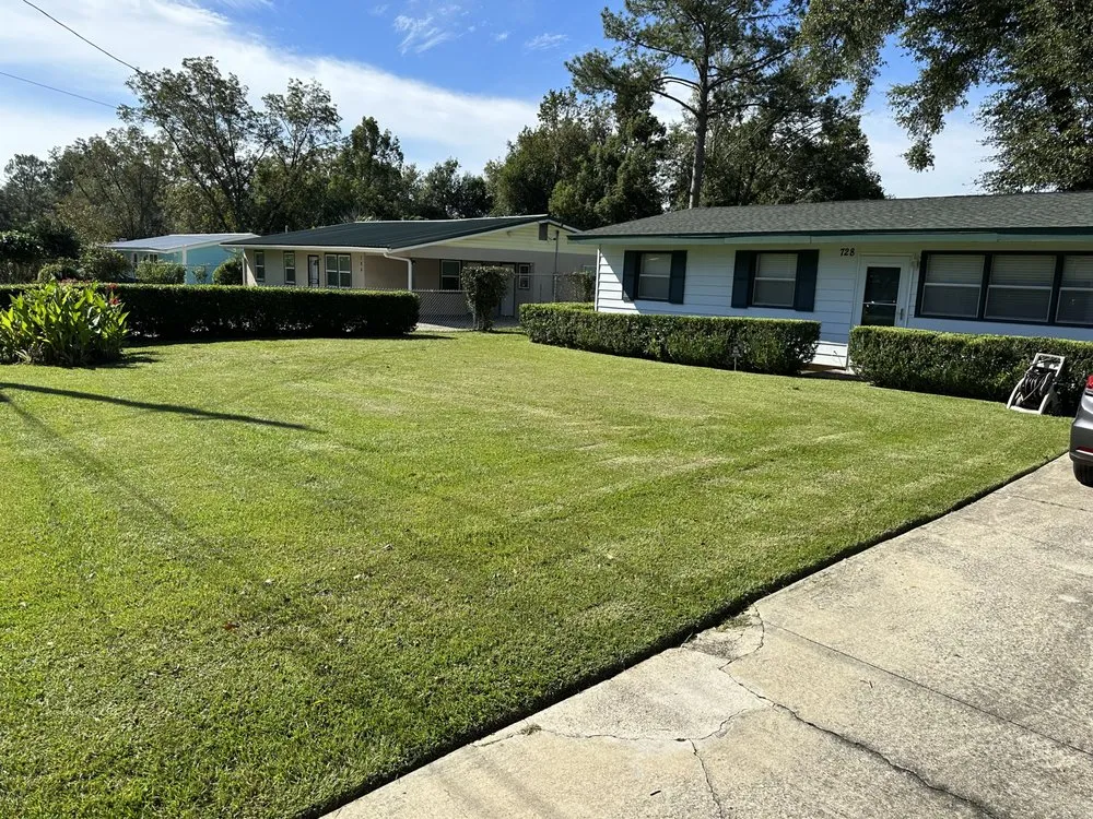 Top-rated garden landscaping for residential properties across Quincy, FL - Gray’s Lawncare