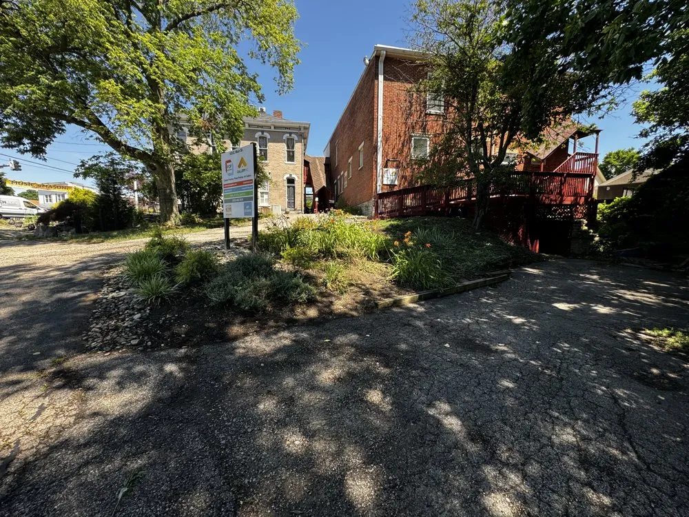 Affordable residential landscaping for homes in Hamilton, OH by Grayscaping