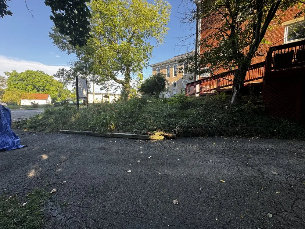 Professional landscaping services experts serving Hamilton, OH - Grayscaping