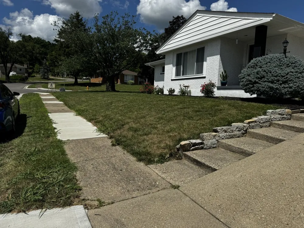 Professional yard cleanup service experts serving Hamilton, OH - Grayscaping