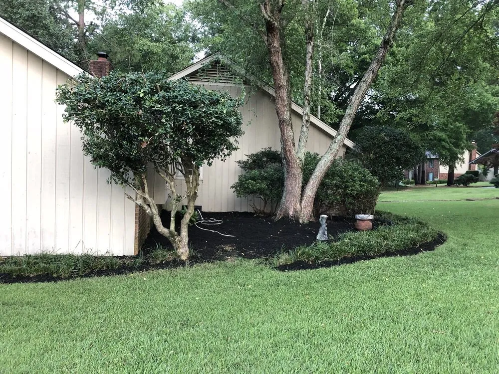 Professional lawn mowing service for homes across Memphis, TN - Grazz Masters