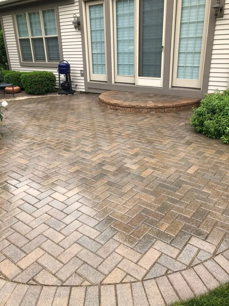 Trusted garden landscaping for residential properties in Des Plaines, IL by Great American Brick Paving