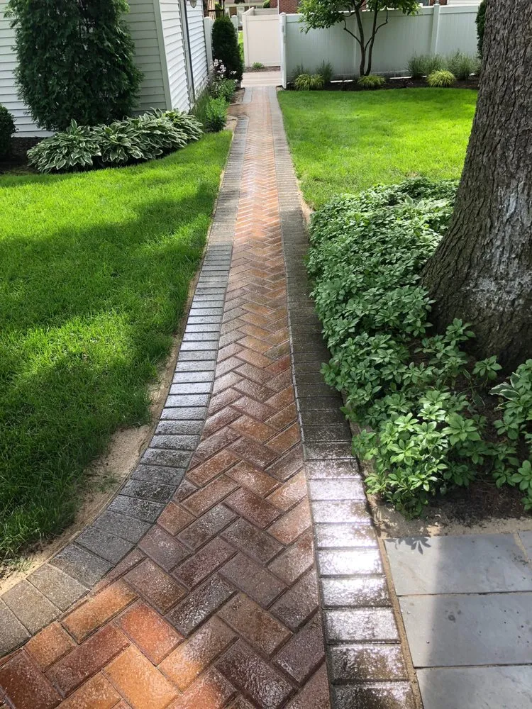 Expert outdoor landscaping experts serving Des Plaines, IL - Great American Brick Paving