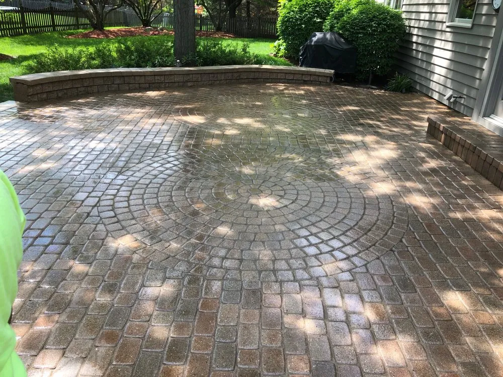 Affordable lawn care service in Des Plaines, IL by Great American Brick Paving