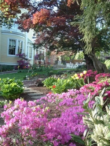 Professional landscape design with custom design in Clarksburg, MD by Great American Landscapes