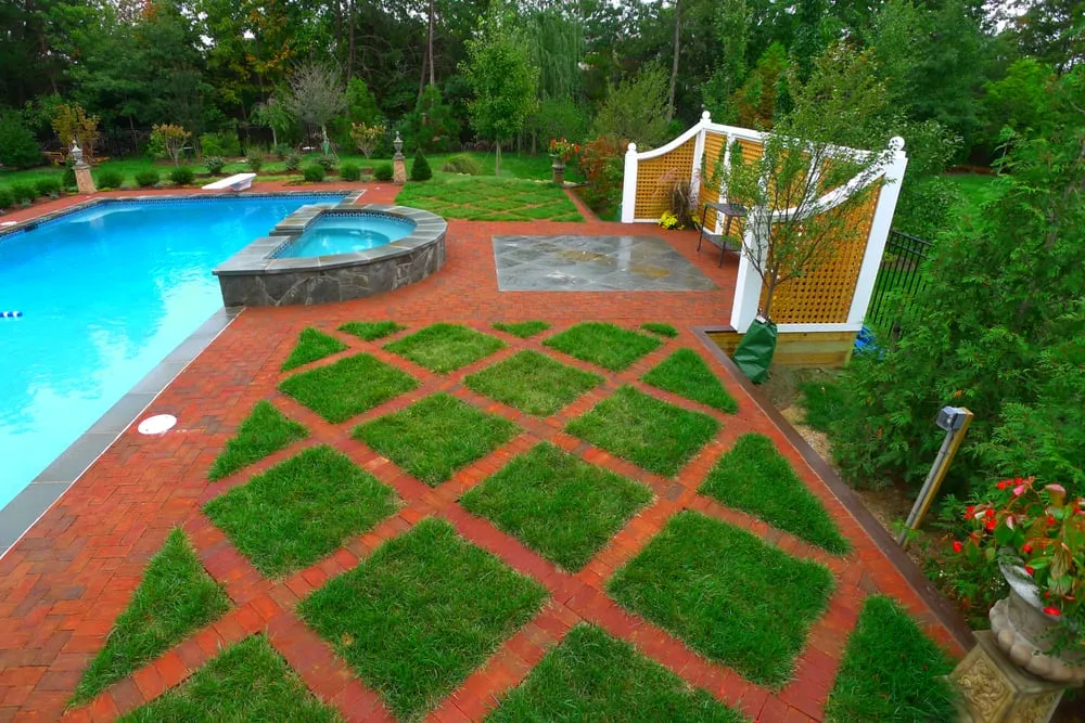 Top-rated garden landscaping for beautiful yards in Sterling, VA by Great Falls Landscapes