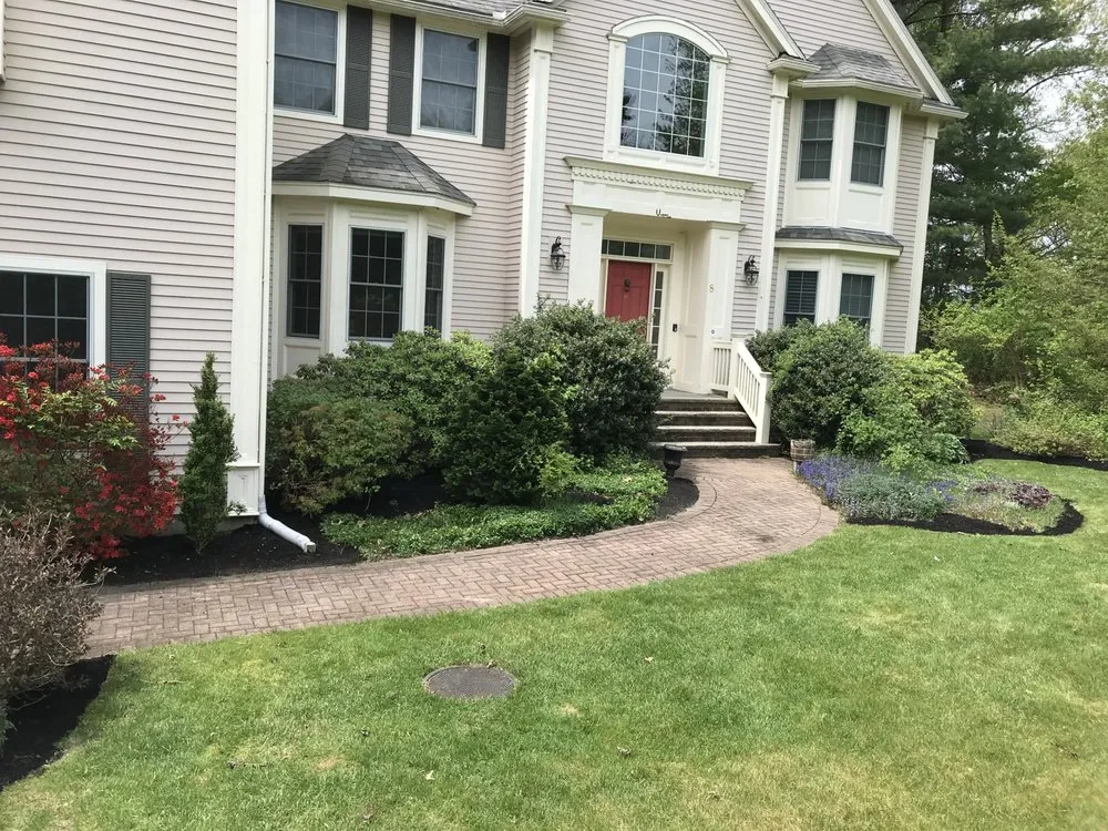 Reliable yard cleanup service experts serving Lowell, MA - Great Horizons Landscaping